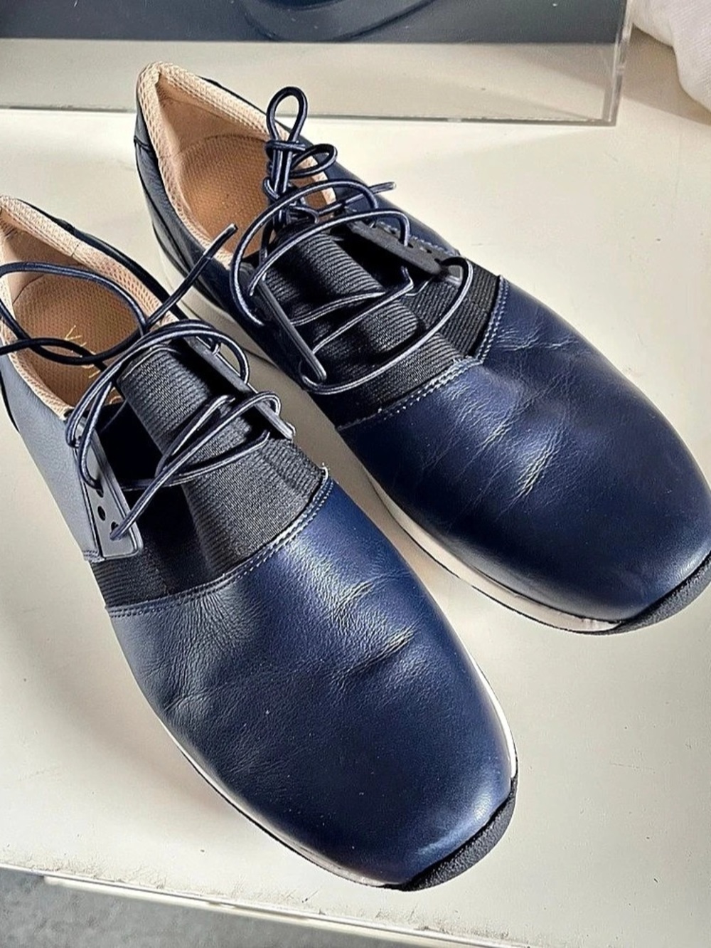 Vionic Carmen Sneakers in Blue & White US 9